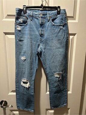 Levi's 501 Women’s Straight Leg Button Fly Distressed Jeans Size W31 x L26